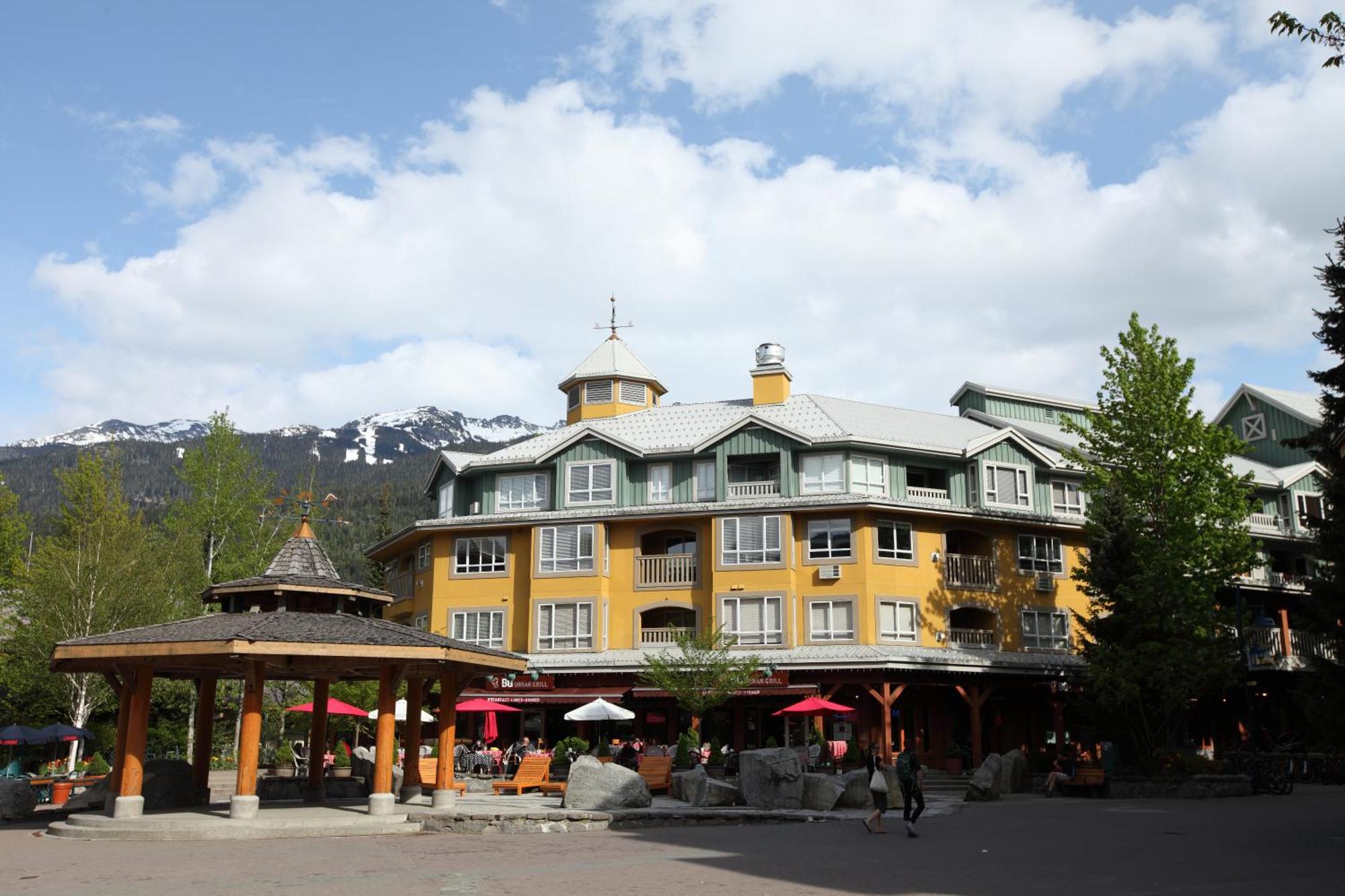 Apartment Town Plaza