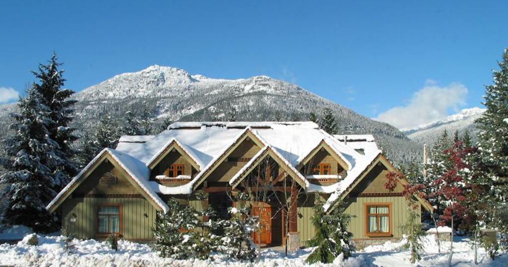 Chalet Alpine Chalet Retreat & Wellness Whistler