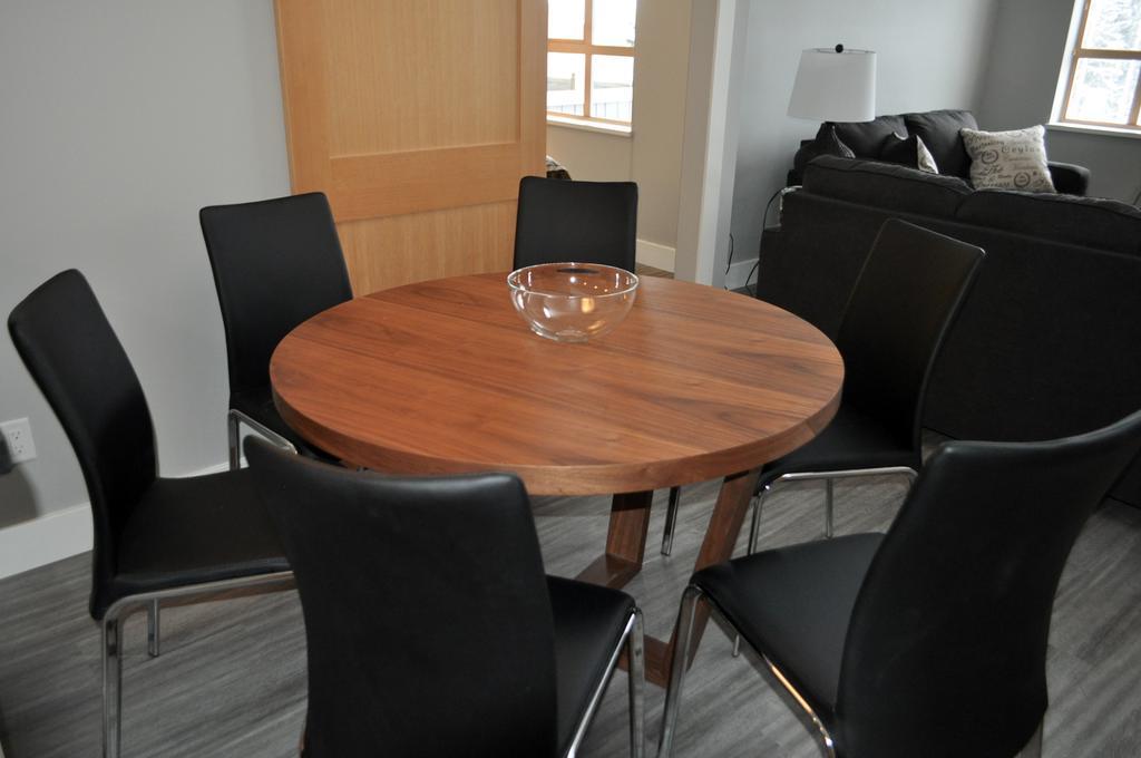 Tyndalstone 3 Bedroom In The Heart Of Village North *