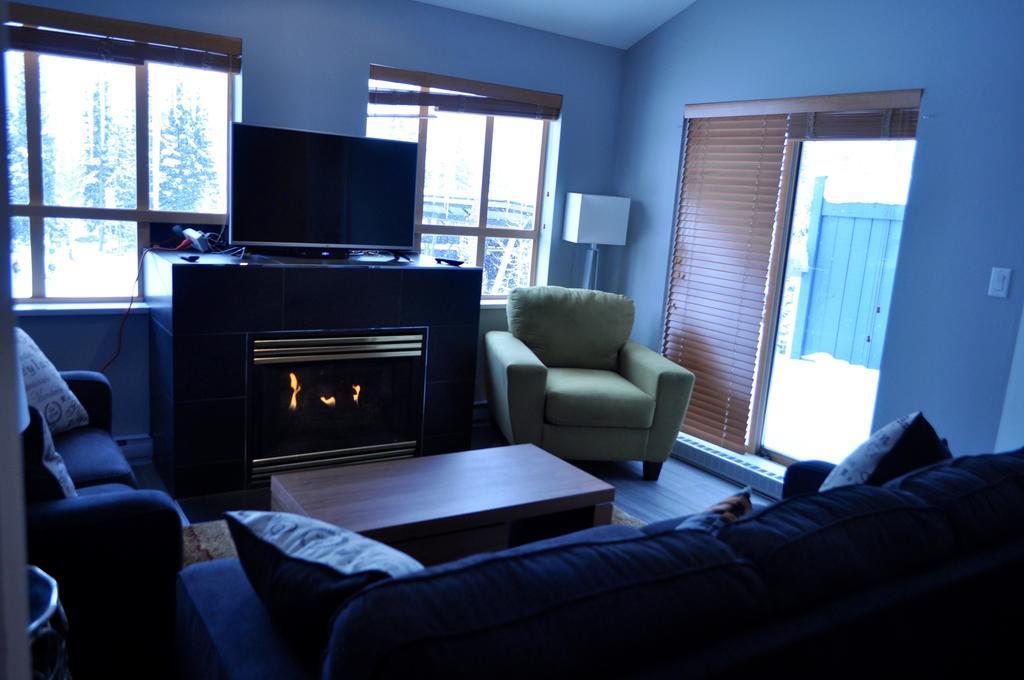 Tyndalstone 3 Bedroom In The Heart Of Village North Whistler