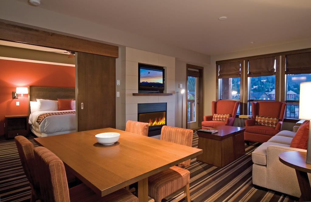 Hotel Lodging Ovations 4*
