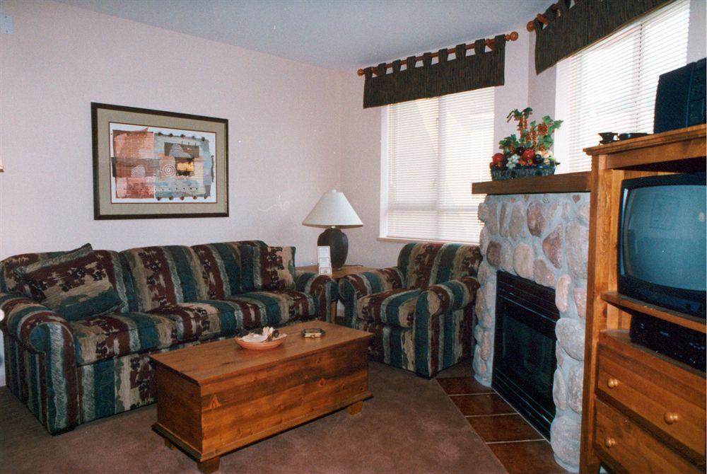 Resortquest At The Town Plaza Hotel