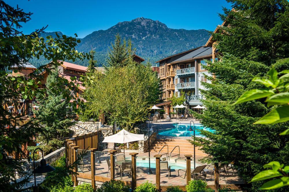 Lodging Ovations Hotel Whistler