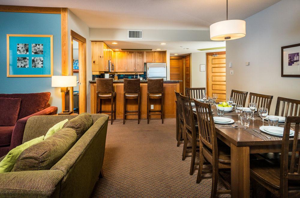 Lodging Ovations Hotel Whistler