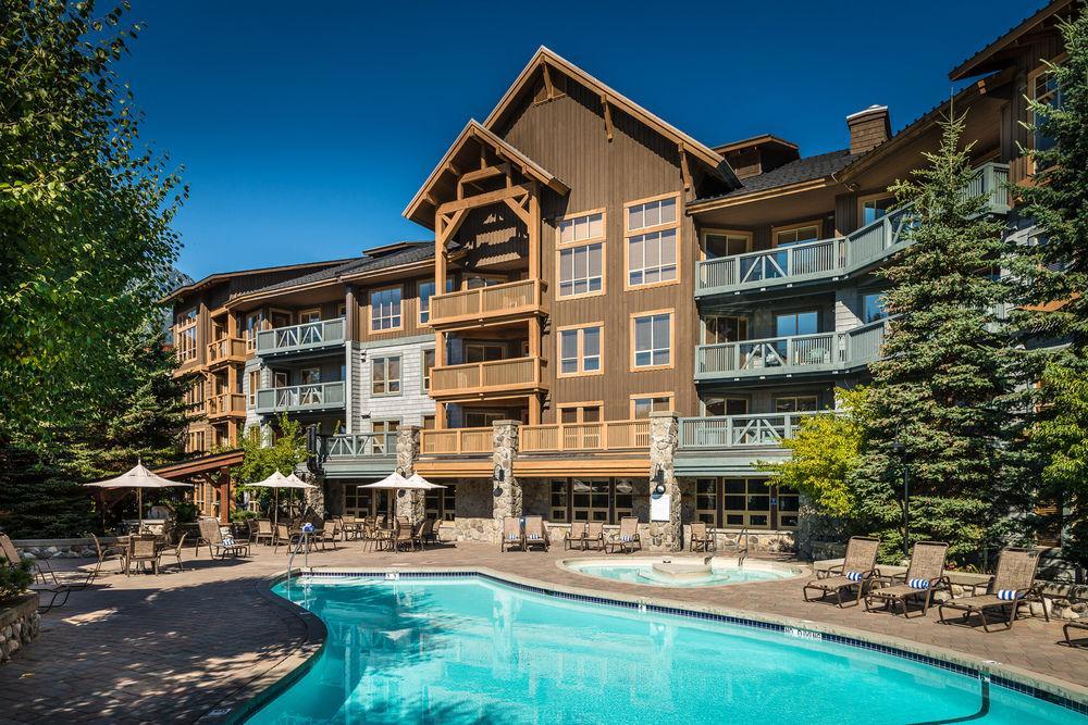 Lodging Ovations Hotel