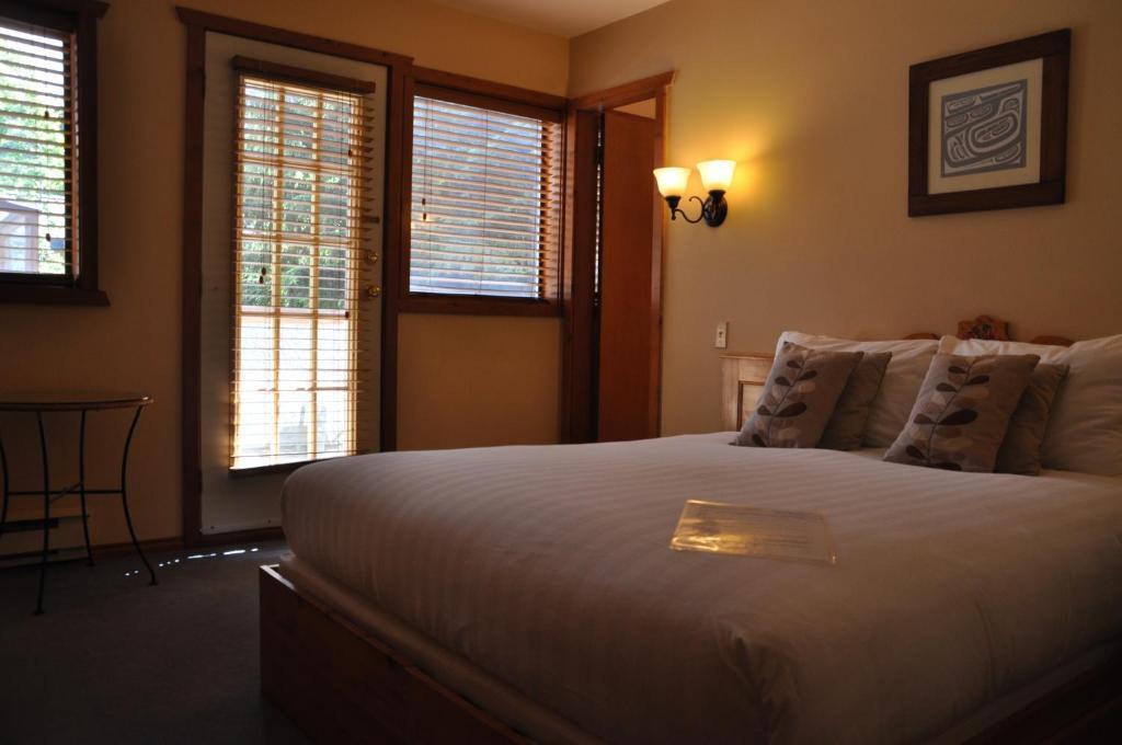 Bear Tracks Chalet Bed & Breakfast Whistler