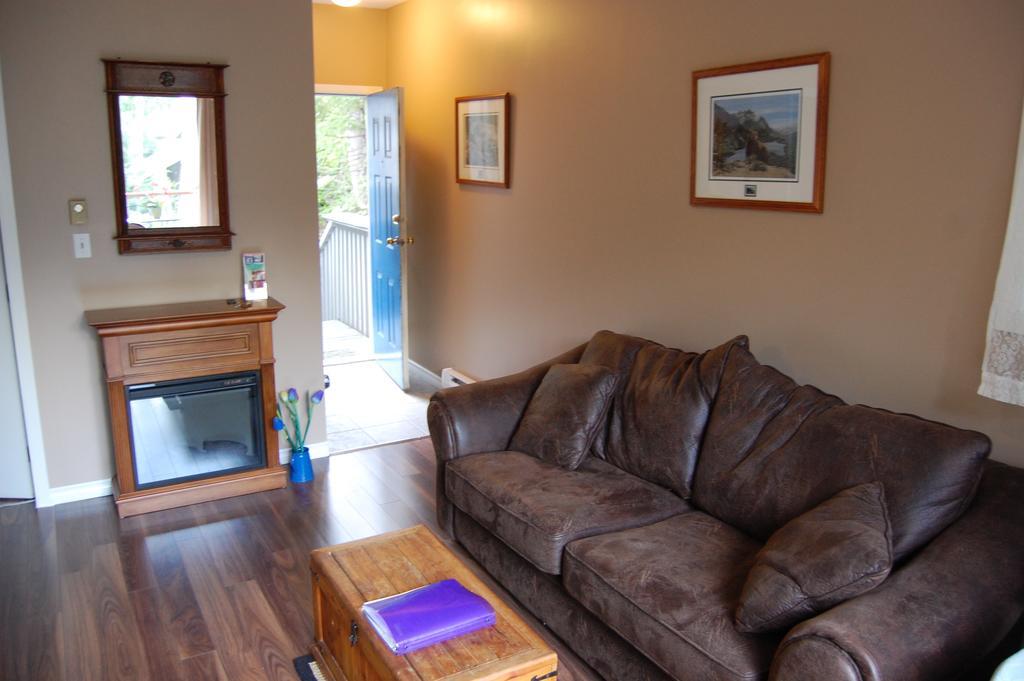 Belle Neige Suites: * Whistler