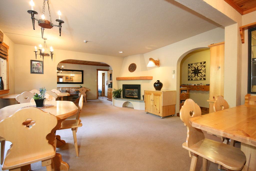 Bed & Breakfast Bear Tracks Chalet Whistler