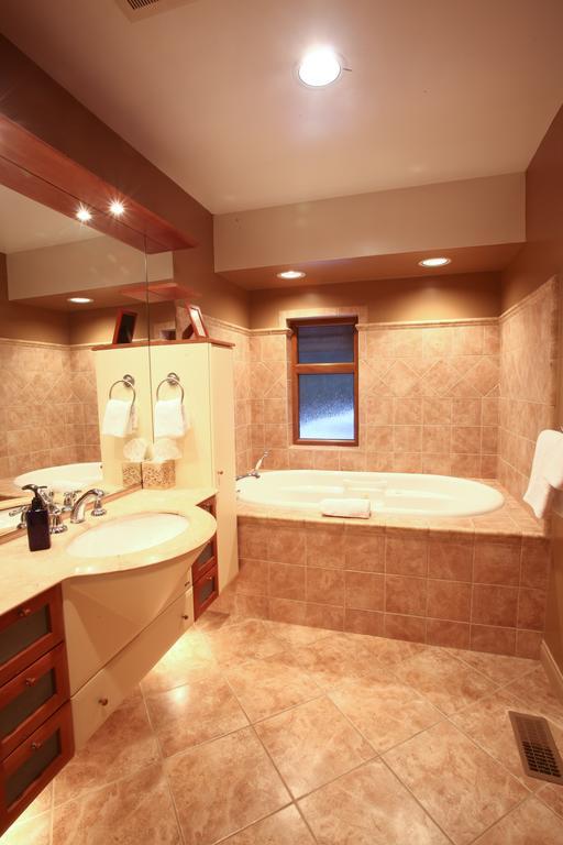 Alpine Chalet Retreat & Wellness Chalet