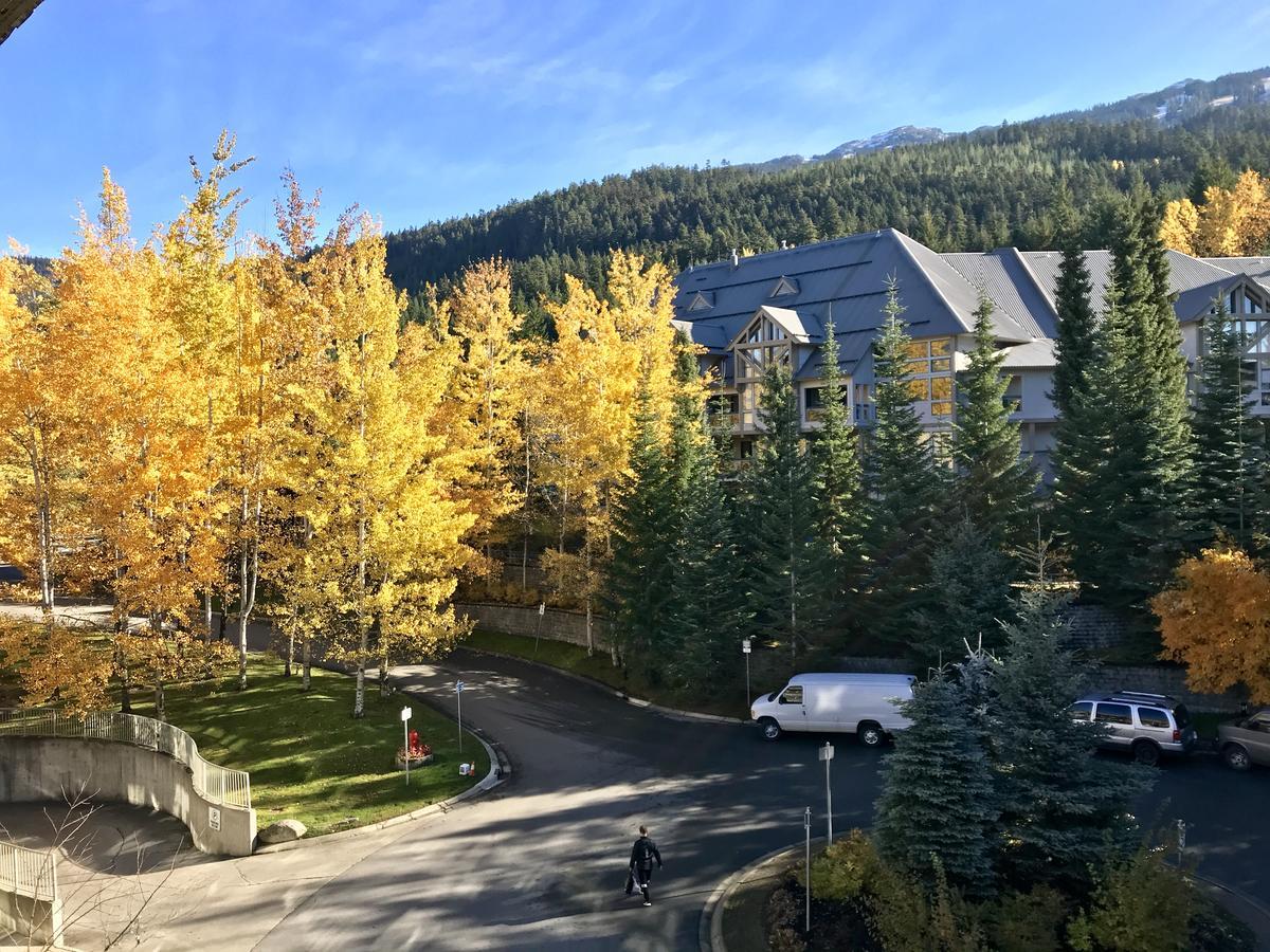 The Floor Ski-in/ski-out At The Aspens Apartment Whistler
