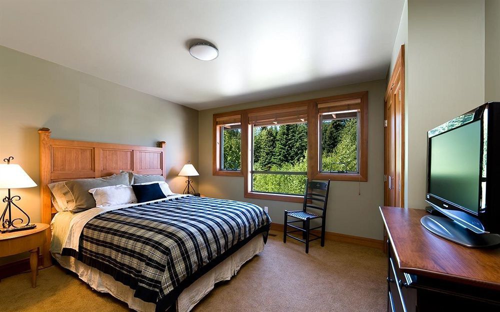 Montebello Apartment *