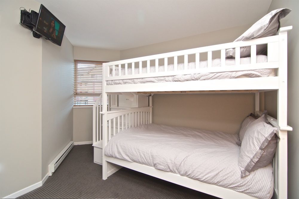 Hotel Blackcomb Vr At Town Plaza 3*