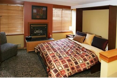 Mountain Side By Executive Hotel