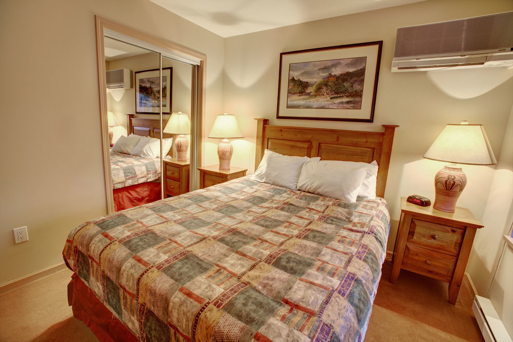 Resortquest At The Town Plaza Hotel Whistler