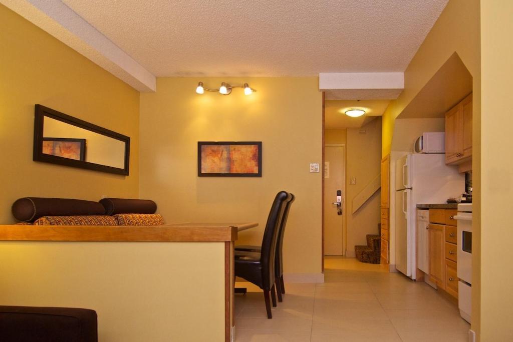 Hotel Mountain Side By Executive