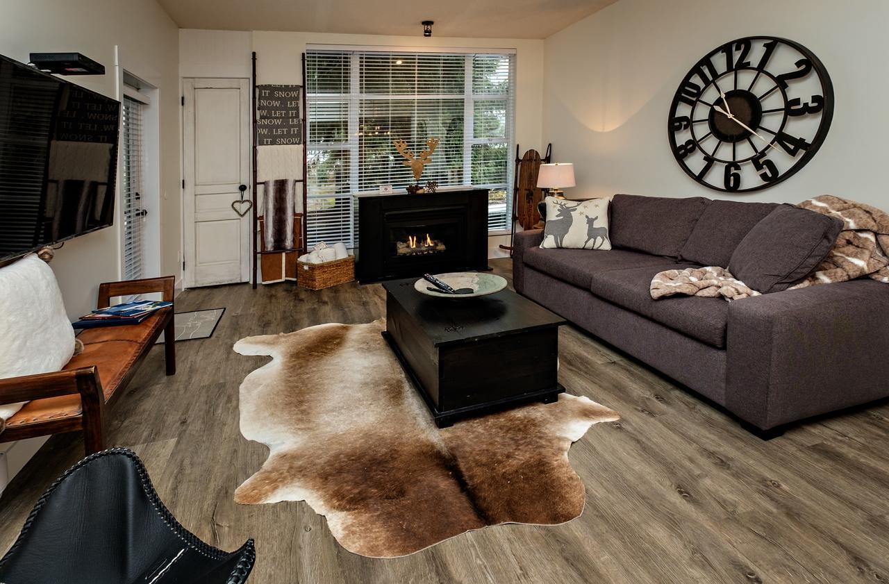 Apartment Glacier Lodge By Bill Whistler
