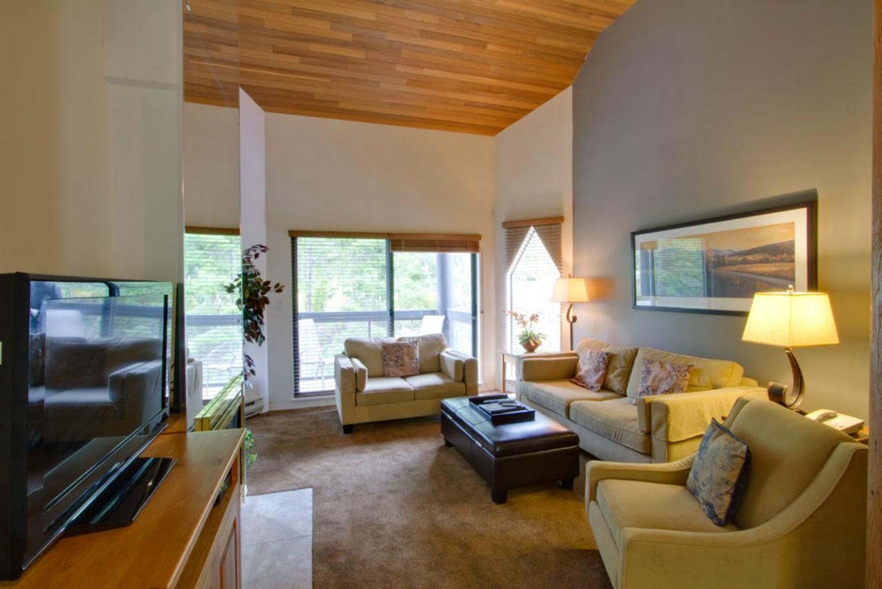 Ironwood 302 Apartment Whistler