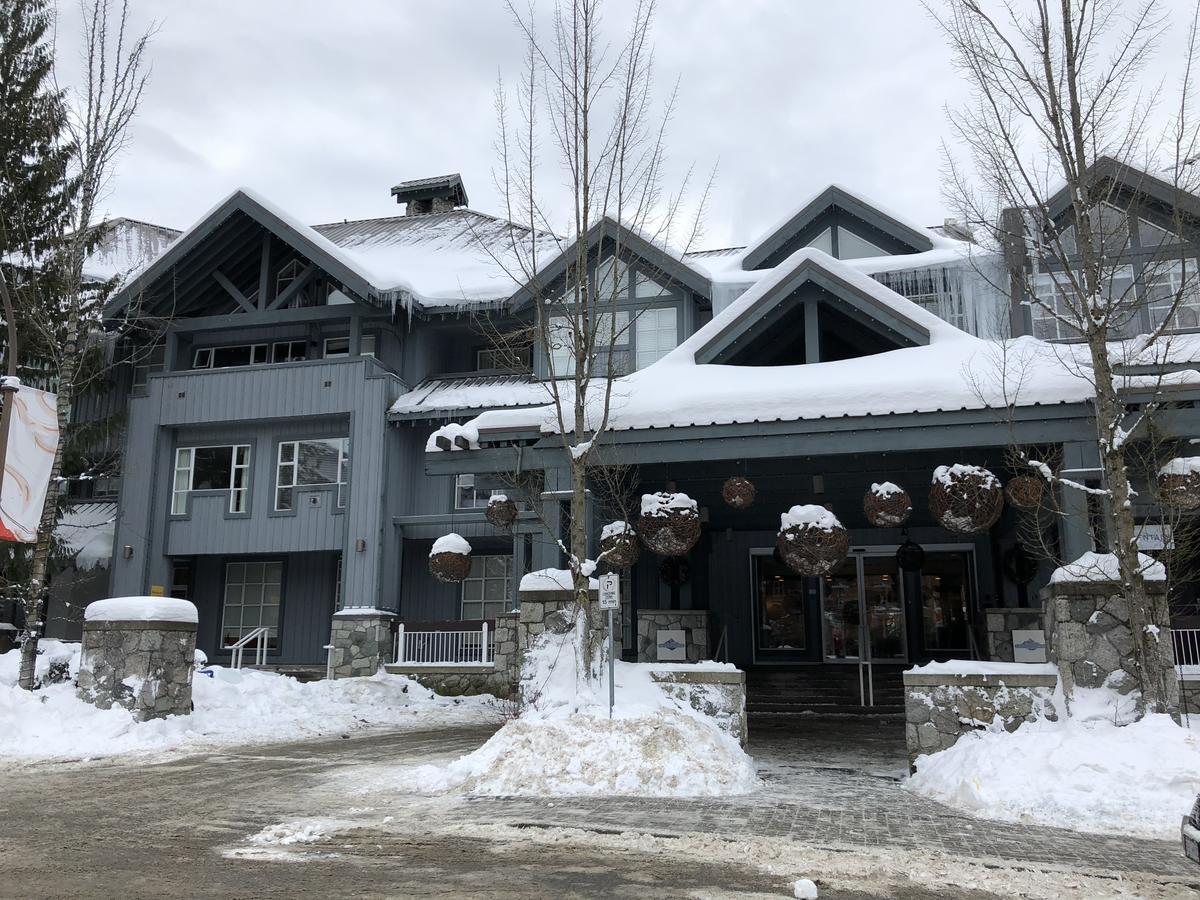 Glacier Lodge Hotel