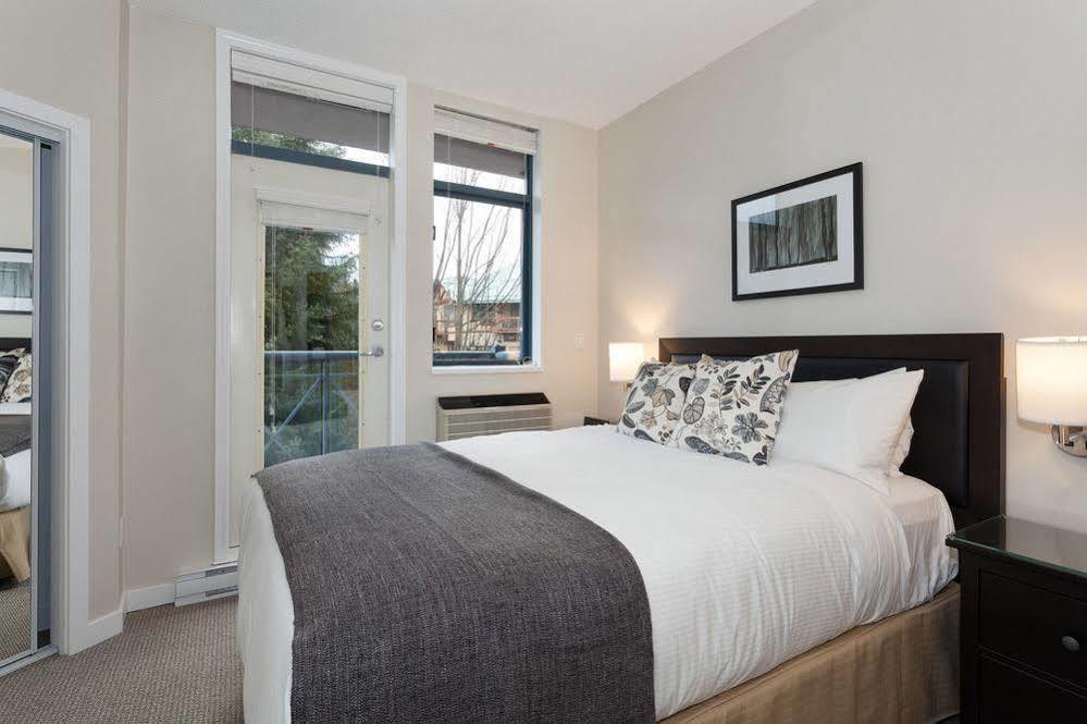 Alpenglow Suite: Village Mountain Retreat * Whistler