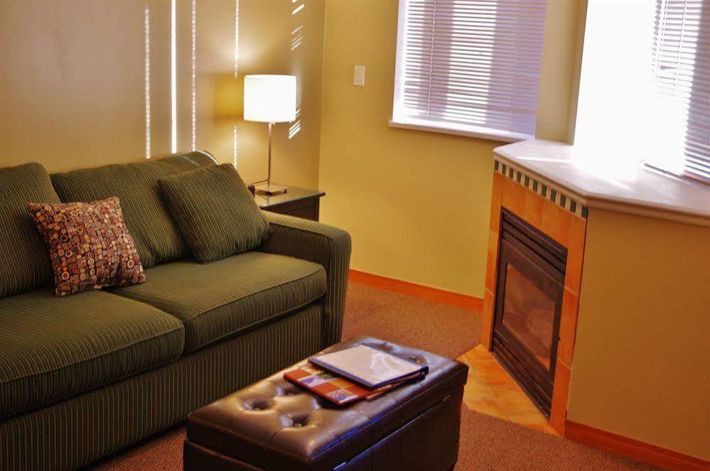 Alpenglow Suite: Village Mountain Retreat * Whistler