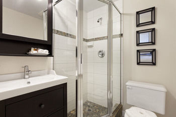 Apartment Alpenglow Suite: Village Mountain Retreat