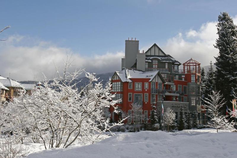 Hotel The Alpenglow At 3*