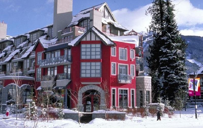 Hotel The Alpenglow At 3*