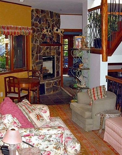 Bed & Breakfast At Clifftop Lane 4*