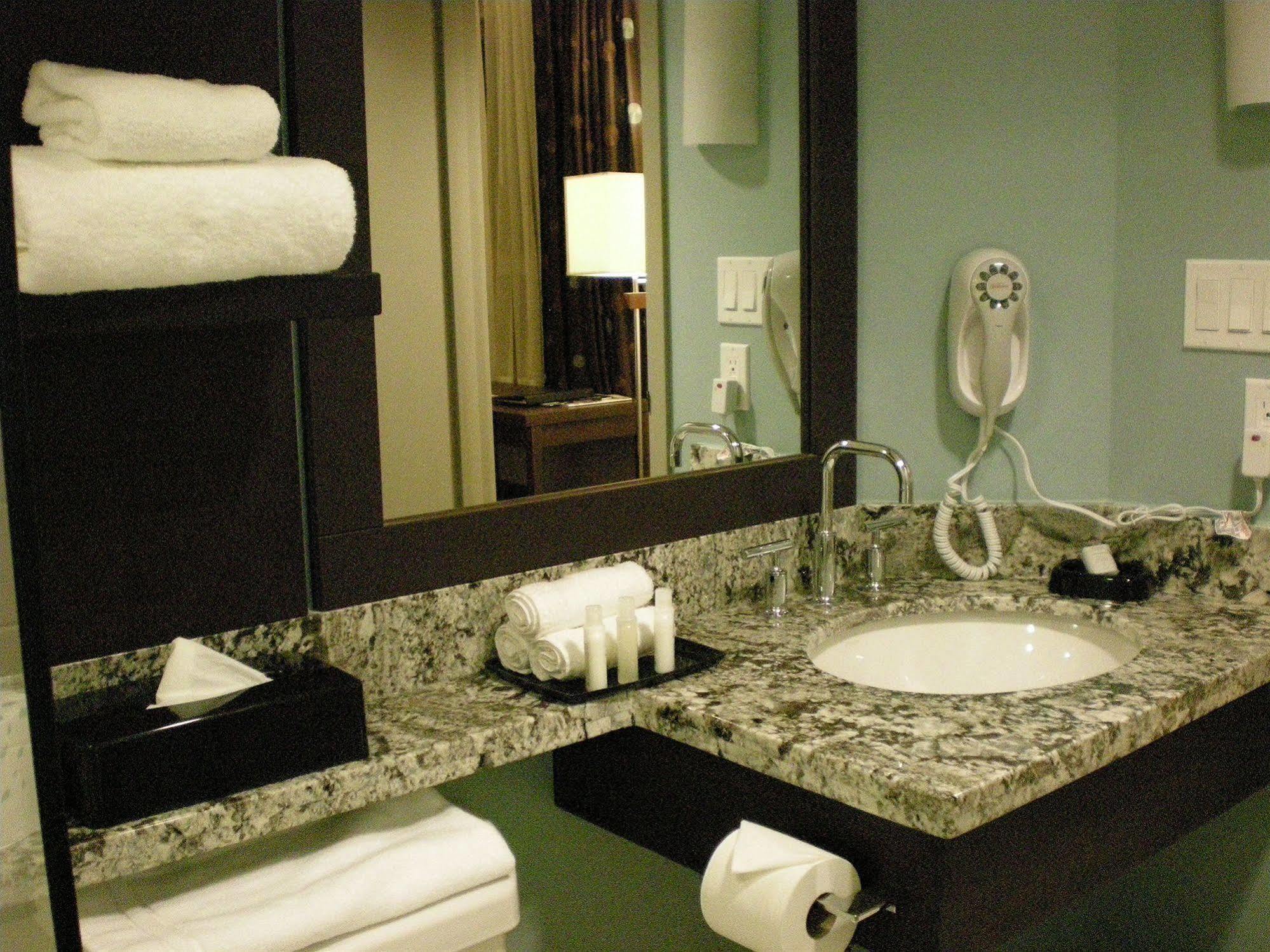 Hotel Aava Whistler