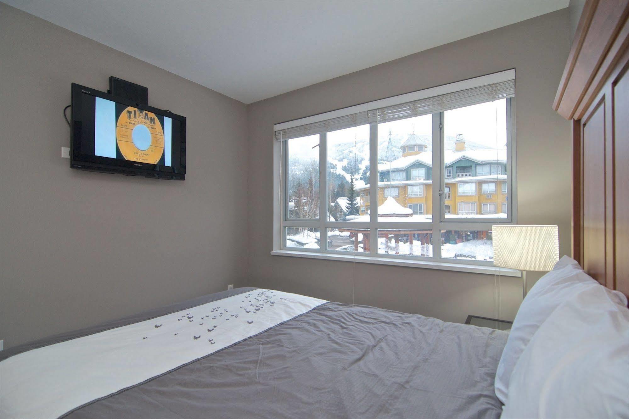Blackcomb Vr At Town Plaza 3* Whistler