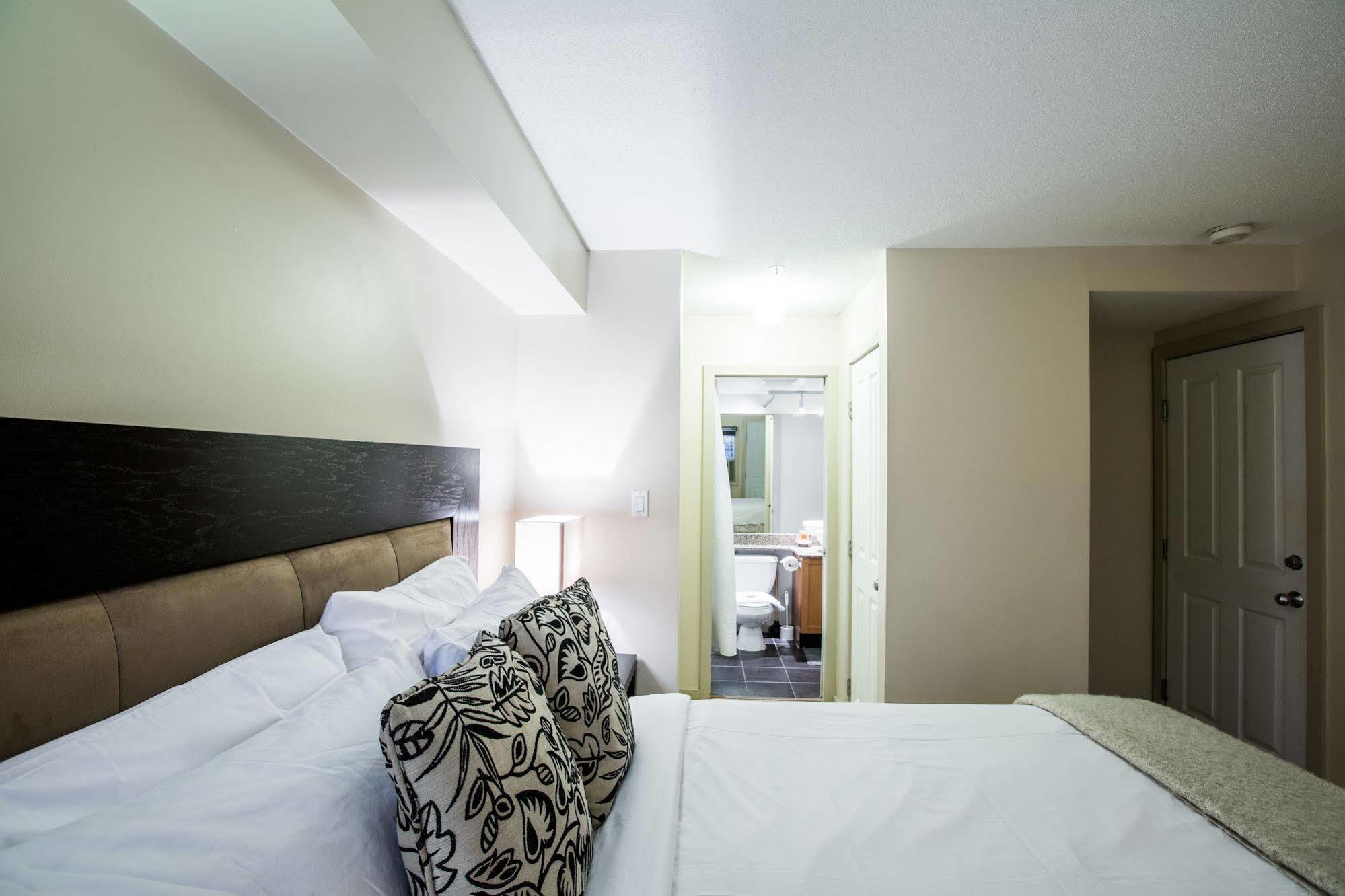 Hotel Blackcomb Vr At Glaciers Reach 3*