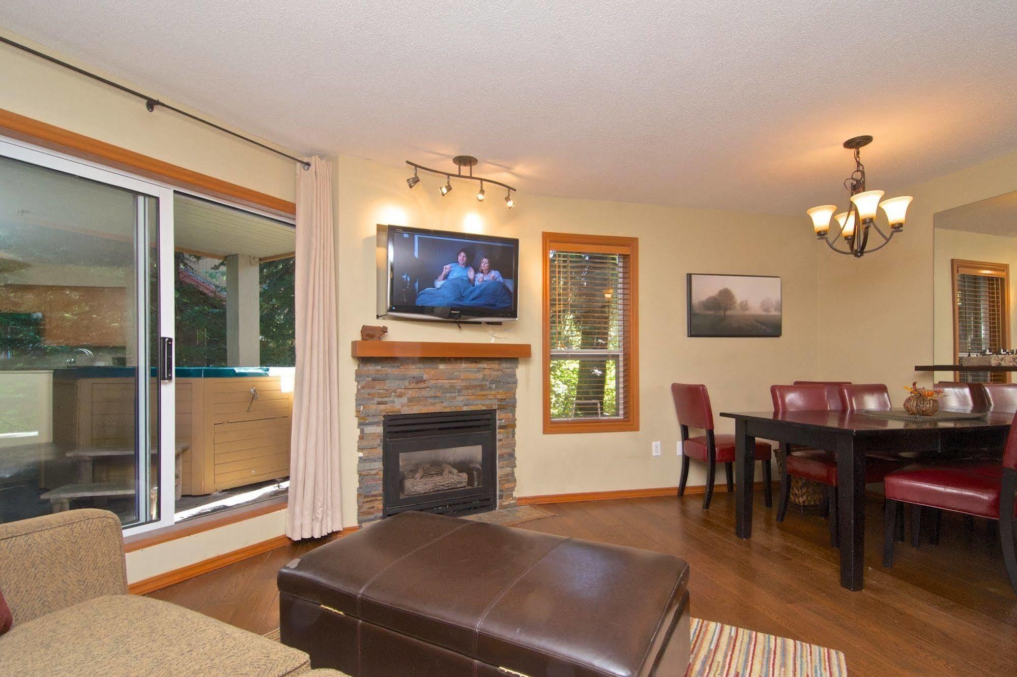 Hotel Blackcomb Vr At Glaciers Reach 3*