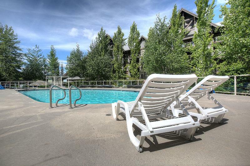 Aspens Blackcomb 4* Whistler
