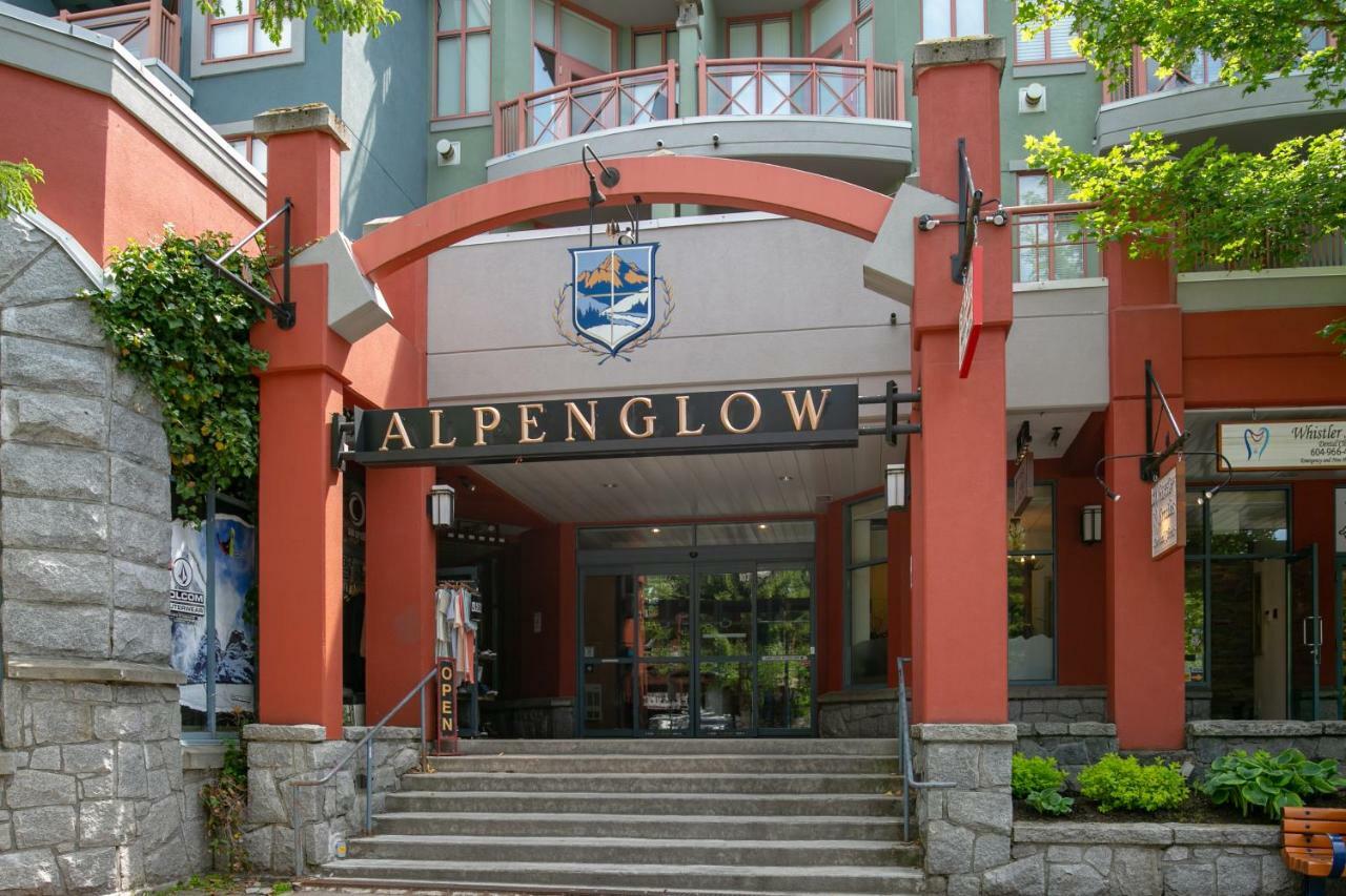 Apartment Alpenglow Suite: Village Mountain Retreat