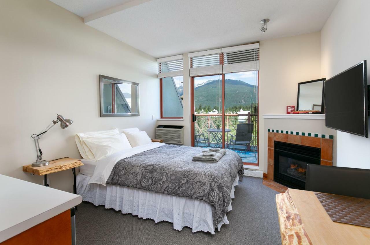 Apartment Alpenglow Suite: Village Mountain Retreat