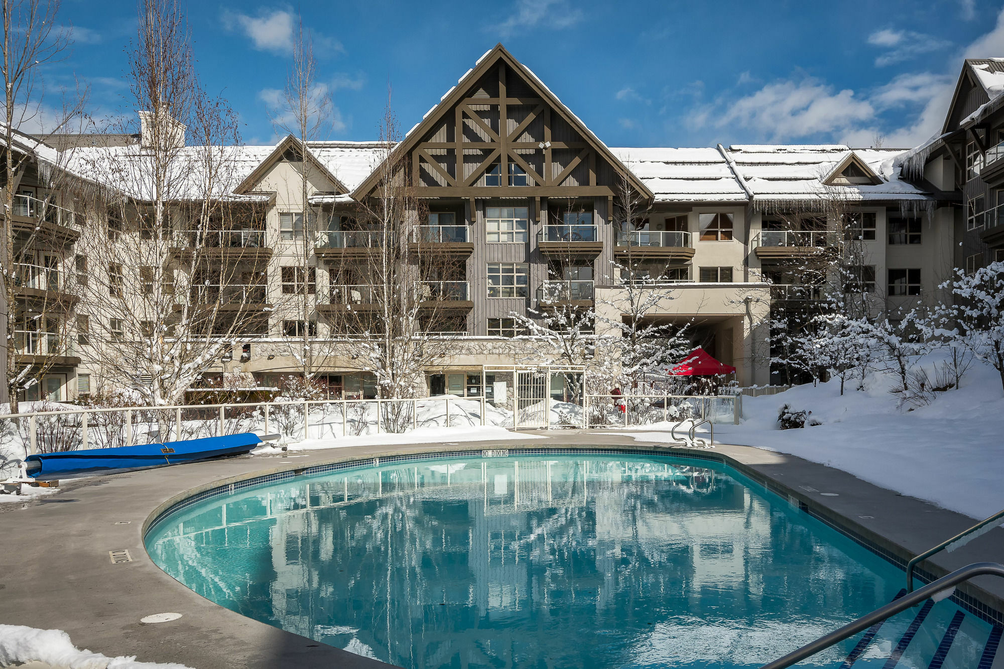 Aspens Blackcomb Aparthotel 4*