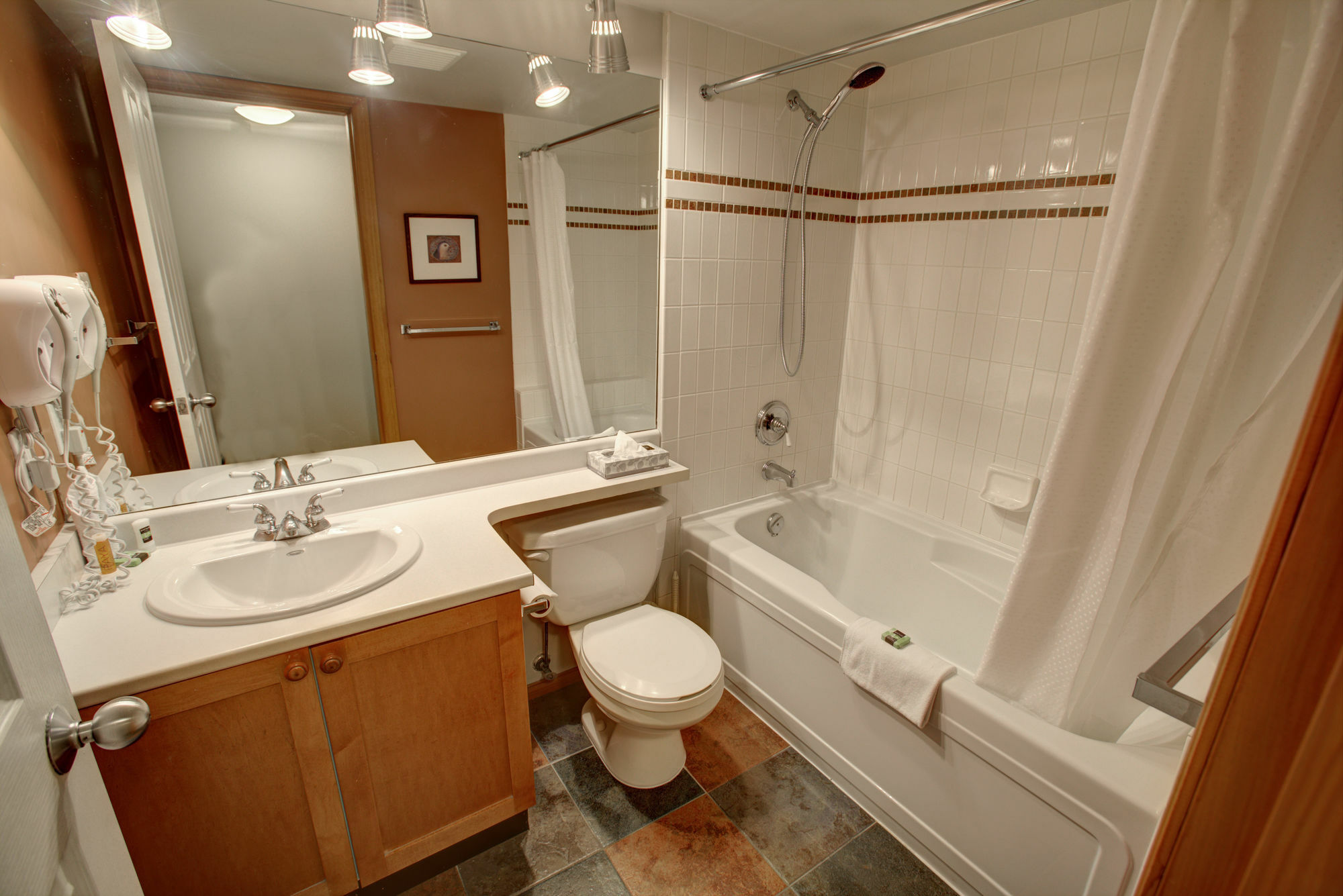 Resortquest At Glaciers Reach Hotel Whistler