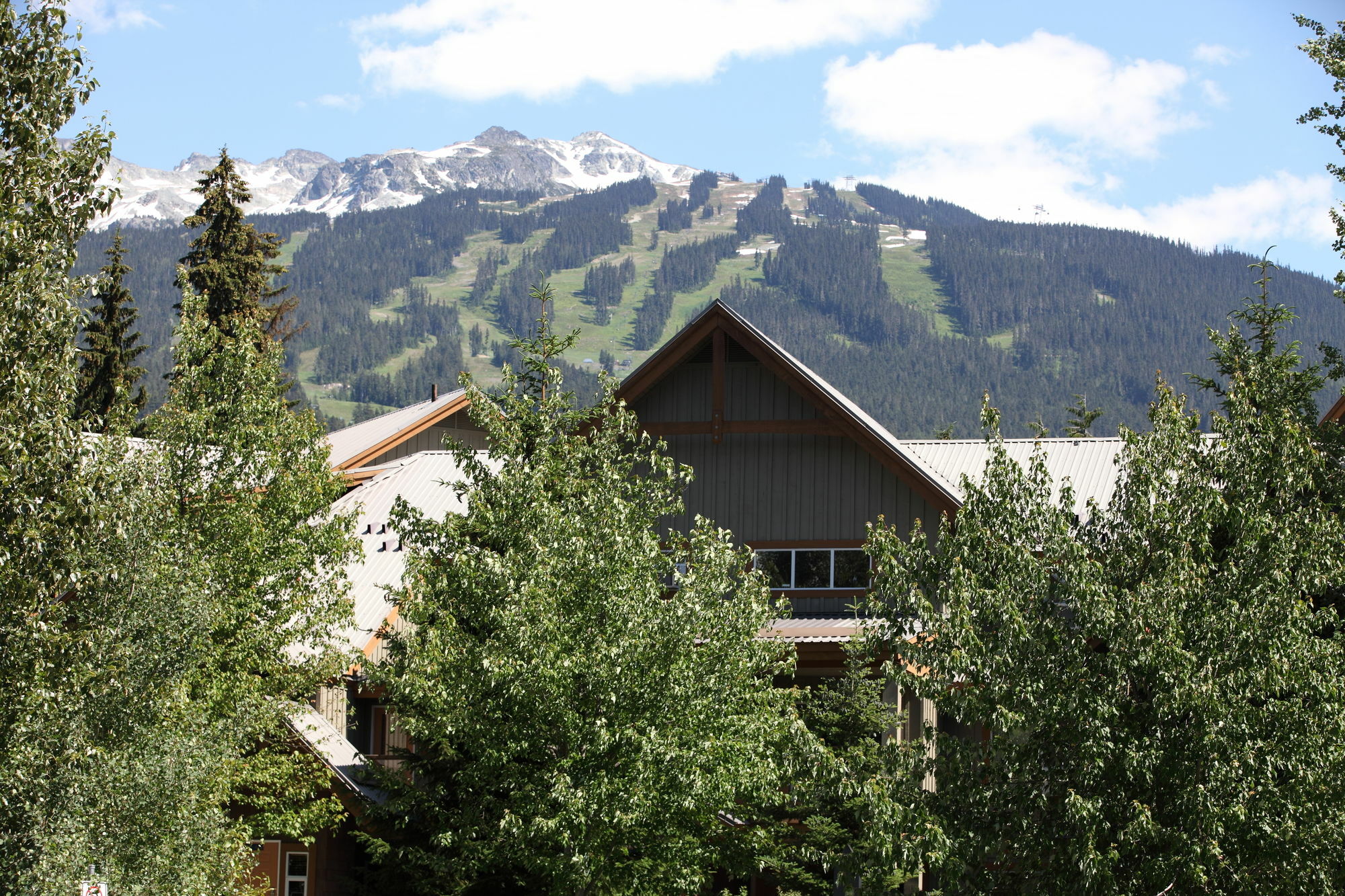Resortquest At Glaciers Reach Whistler