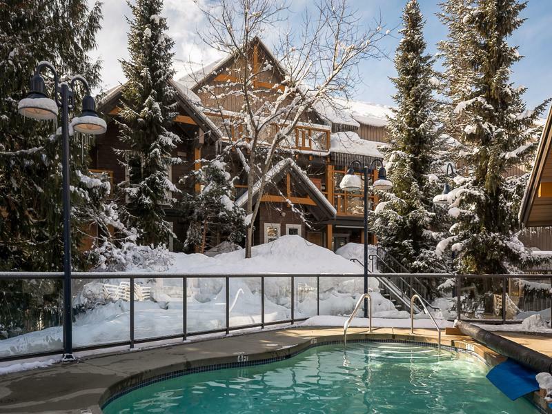 Resortquest At Glaciers Reach Hotel Whistler