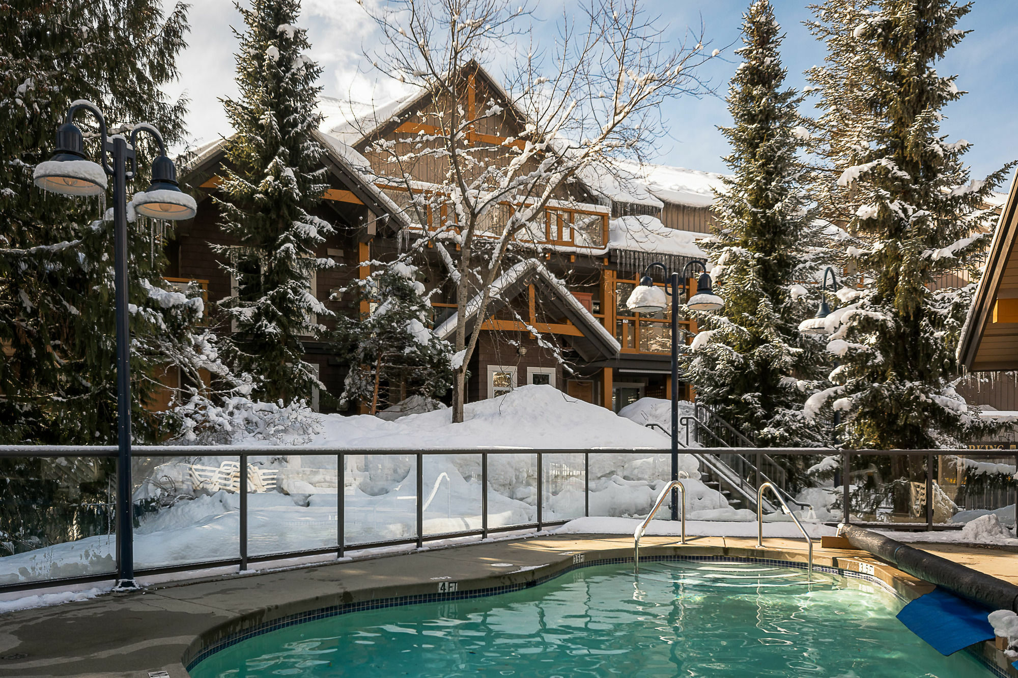 Hotel Resortquest At Glaciers Reach 3*