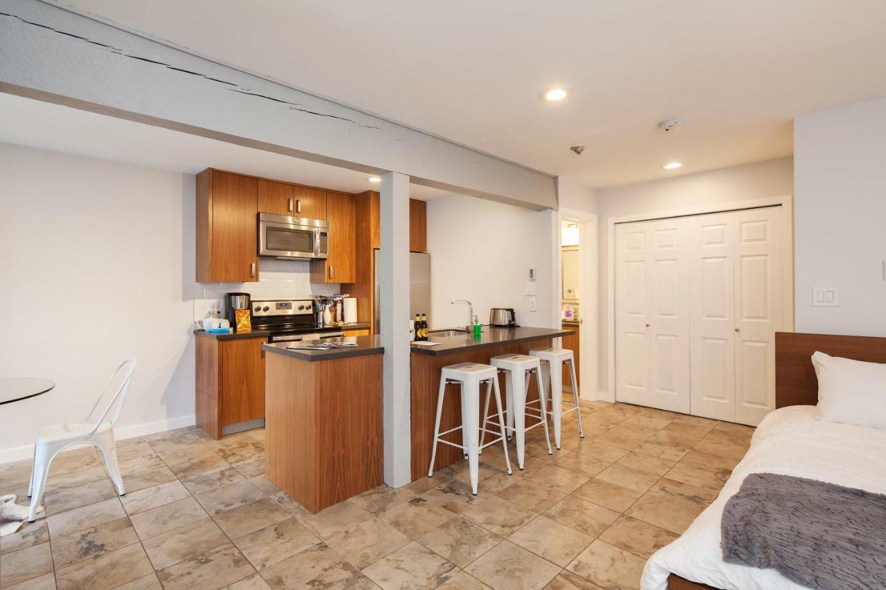 Gorgeous Creekside Studio Apartment *