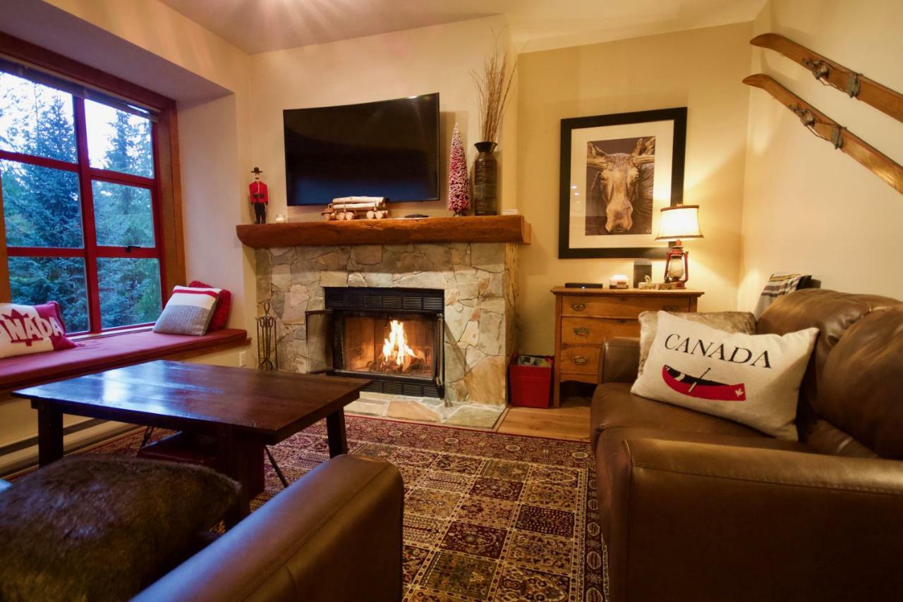 Spacious Rustic Retreat At The Woods Holiday home