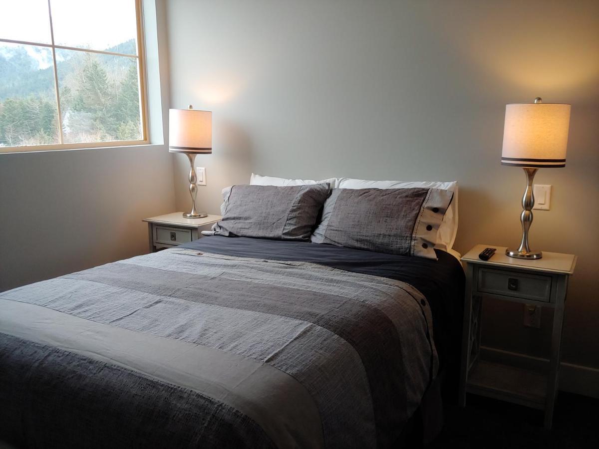 Tyndalstone 3 Bedroom In The Heart Of Village North Apartment Whistler