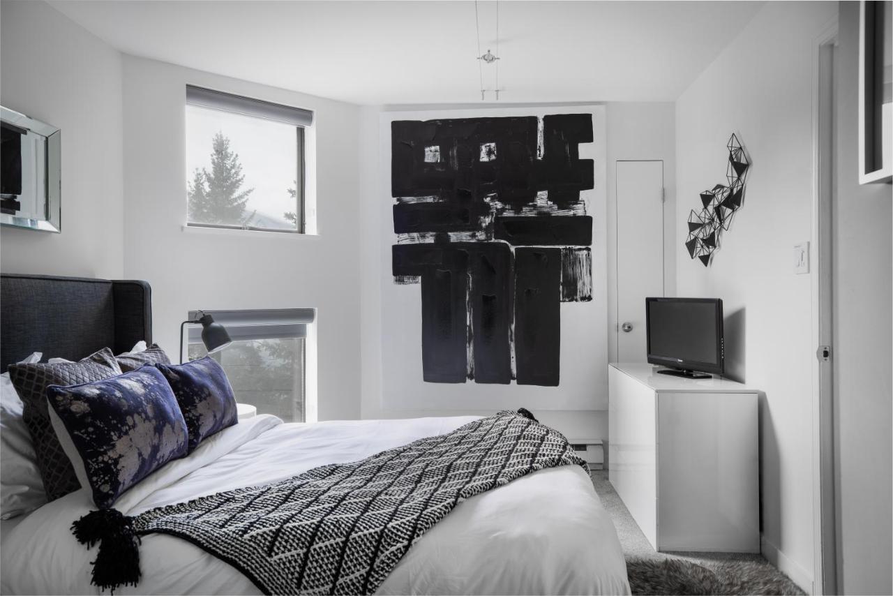 The Modern - Ski-in Ski-out Apartment