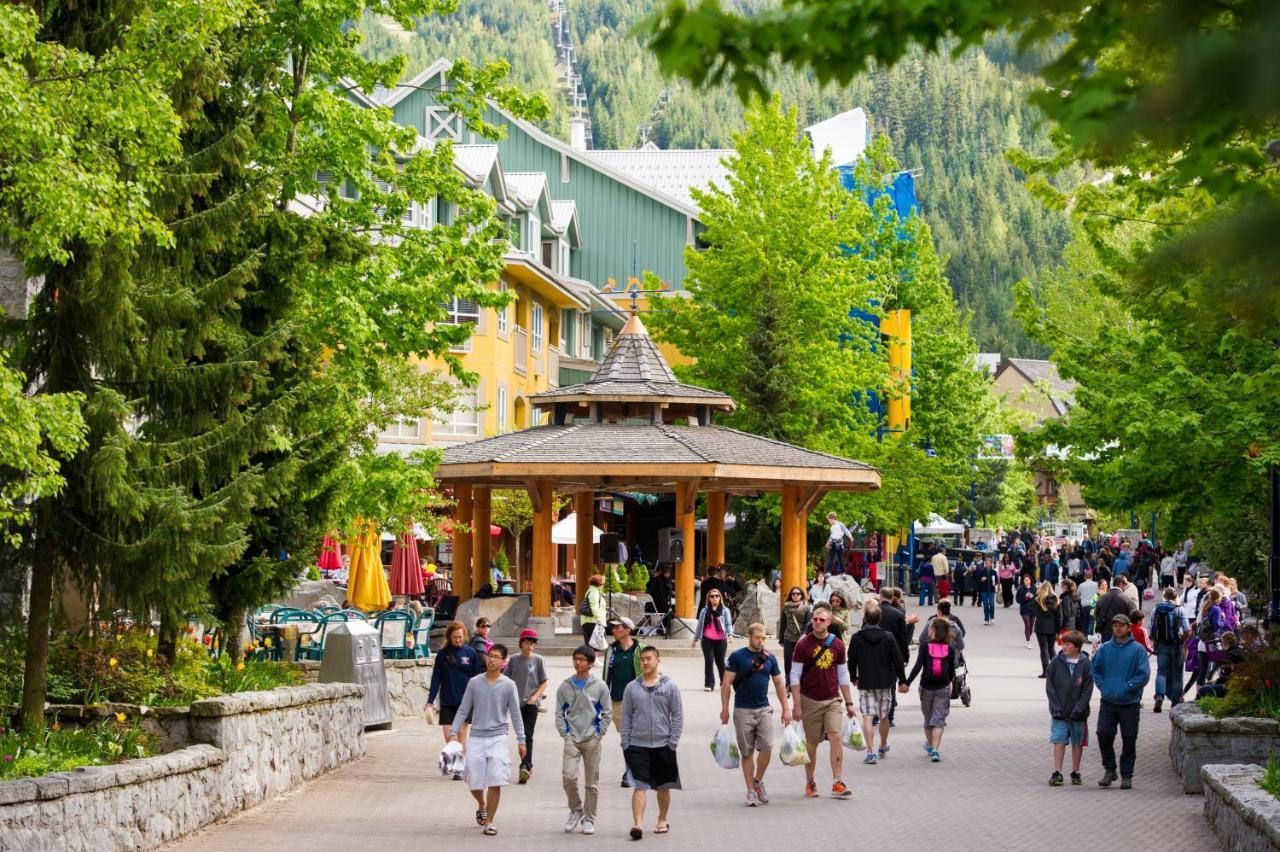 Town Plaza By Latour And Apartment Whistler