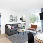 Contemporary & Spacious Slopeside 1Br Getaway
