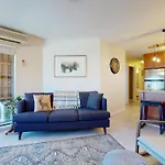 1Br Plus Den Village Condo With Mountain Views And Hot Tub By Harmony Whistler