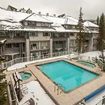 Bright Suite At Ski In/Out Glacier Lodge!