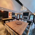 Luxury Ski-In / Ski-Out Home On Blackcomb