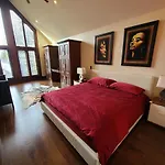 Luxury Ski-In / Ski-Out Home On Blackcomb